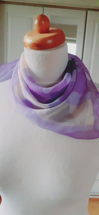 Mała apaszka w odcieniach pastelowego wrzosu wrzosowa