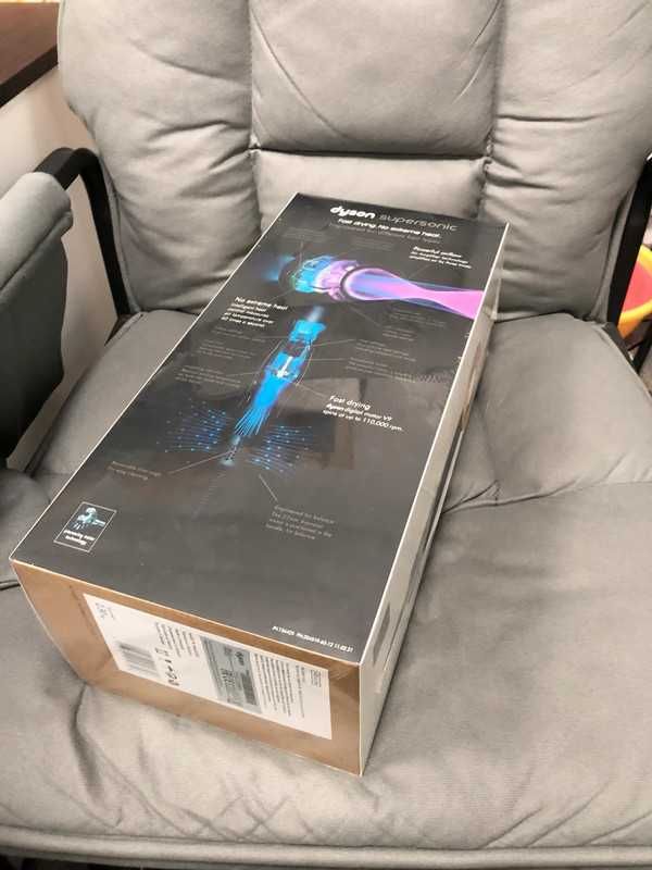 Nowa inteligentna naddźwiękowa suszarka do włosów Dyson HD08
