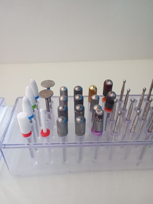 Komplet frezów do paznokci