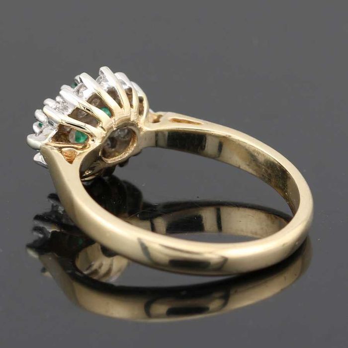 Złoty pierścionek ze szmaragdami i diamentami 0.42ct 9K