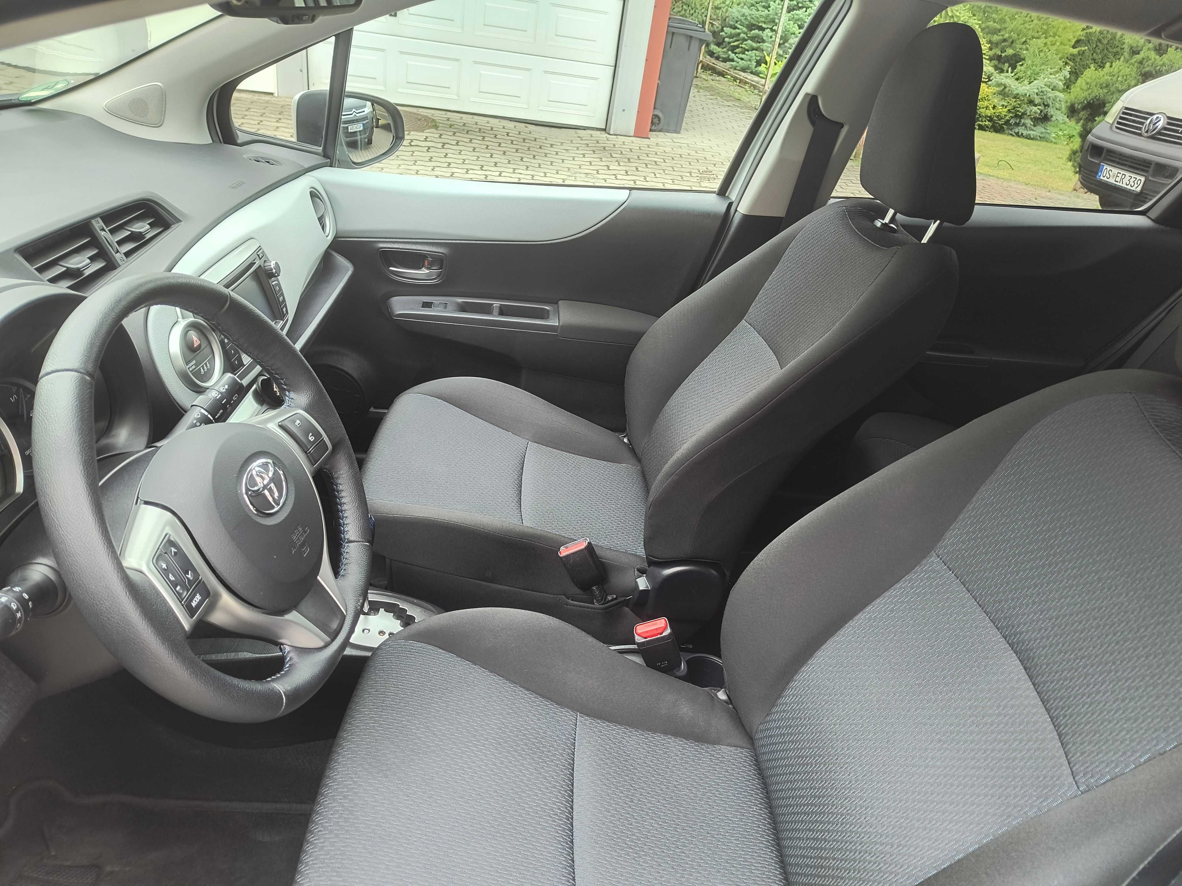 Toyota Yaris 1.5 benzyna Automat Hybryda 2013 r
