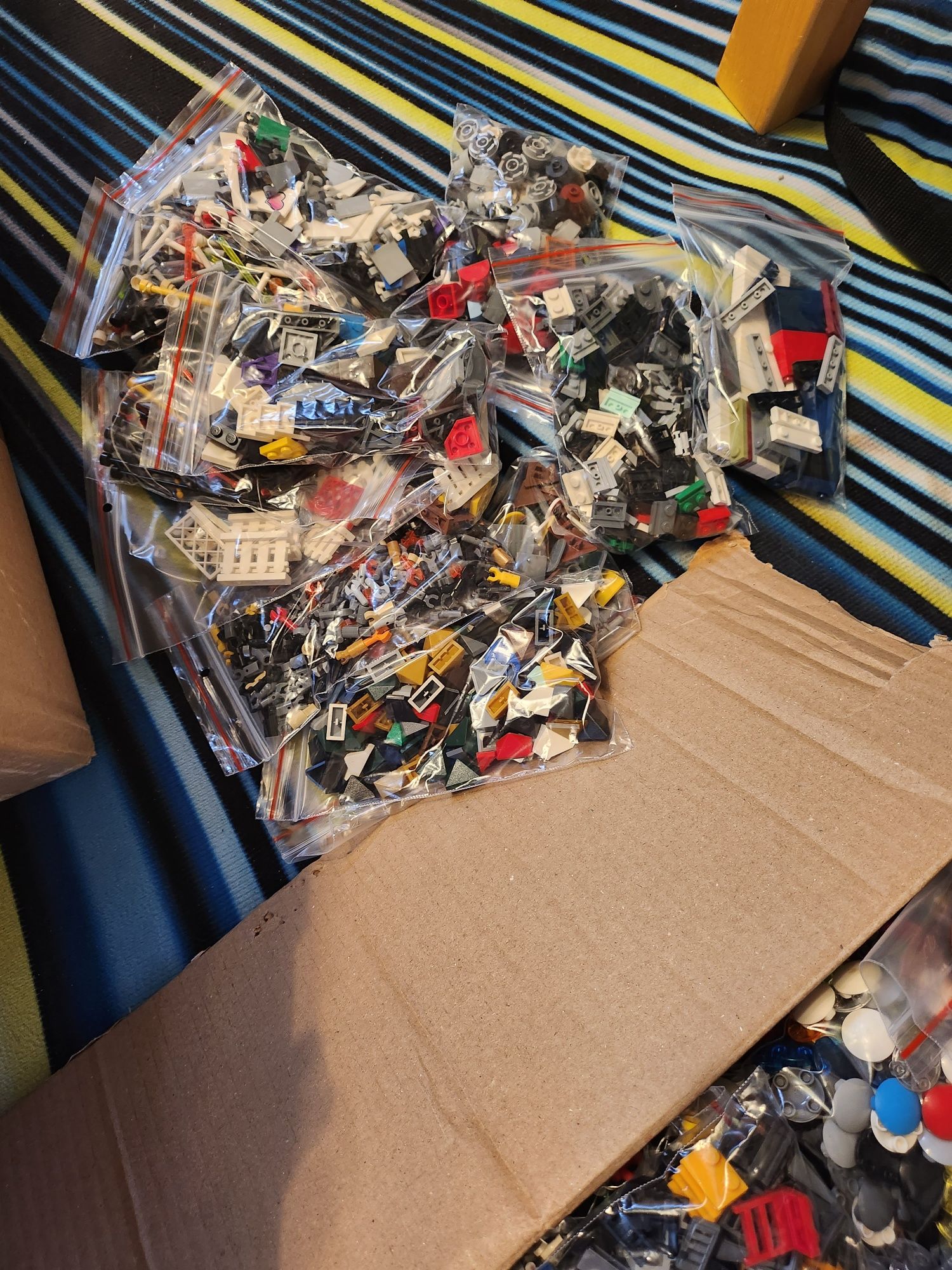 Mix Lego klocki drobne ,segregowane , nadruk , koła ,szyby