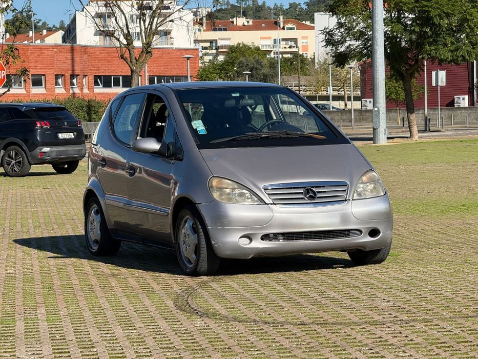 Mercedes Benz A140i em bom estado