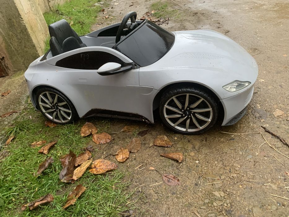 Aston martin para crianças