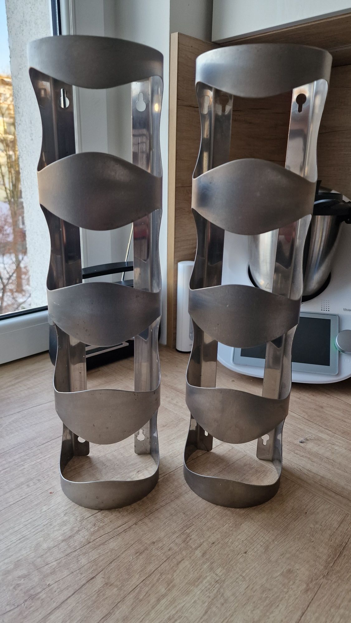 Wieszaki metalowe na wino Ikea - cena za  2 sztuki