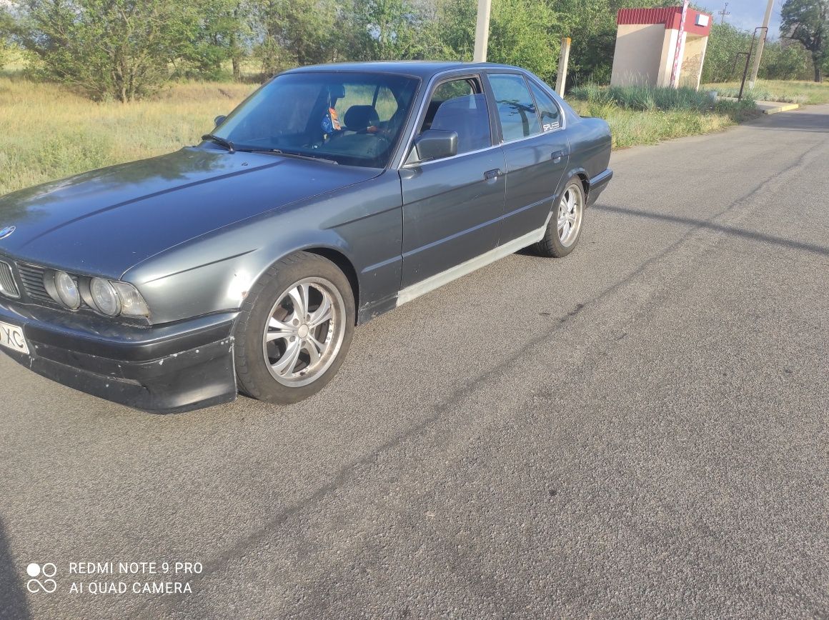 Продам BMW E34 525