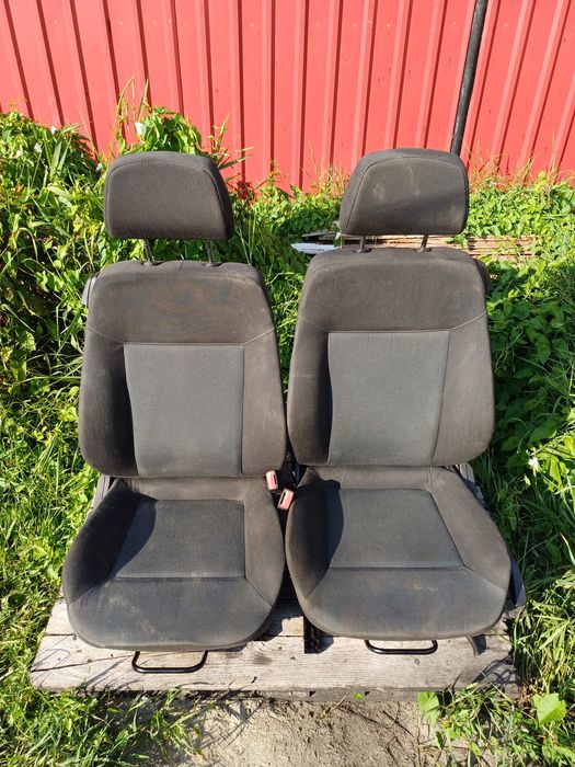Opel astra H купе пепедні сідушки сидіння крісла
