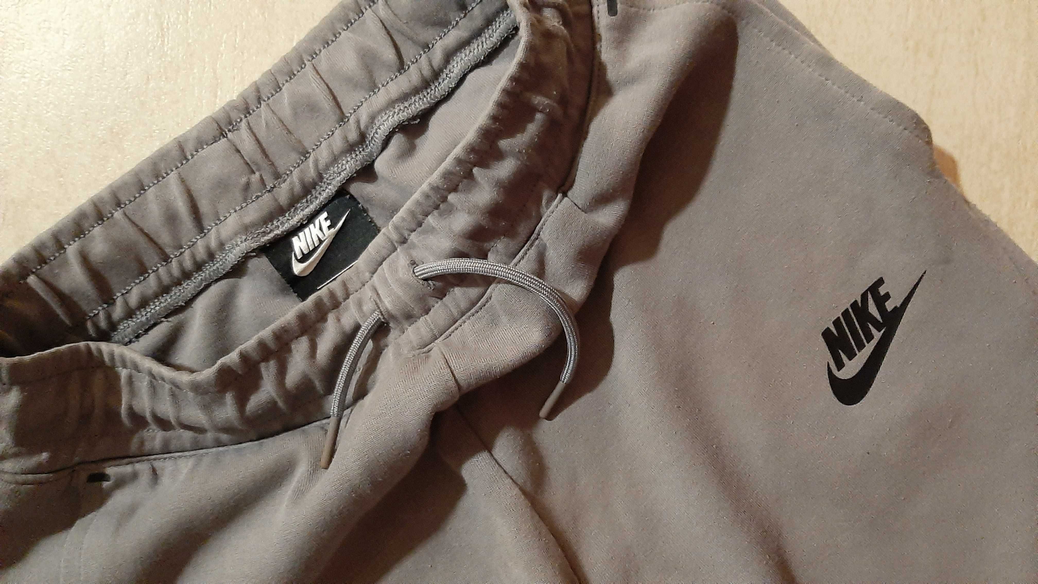 Spodnie chłopięce Nike sportswear tech fleece 023 rozm. 137-147 M