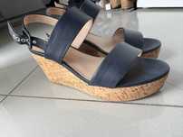 Nowe koturny Esprit