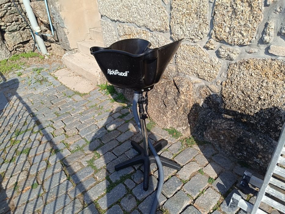 Bacia para lavar o cabelo portátil está como nova