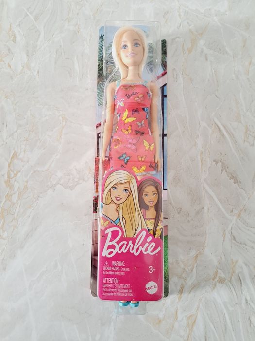 Barbie antiga em caixa