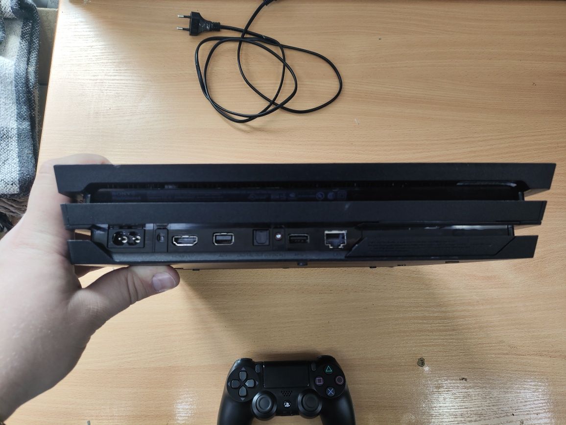 10.50 PS4 PRO в отличном состоянии
