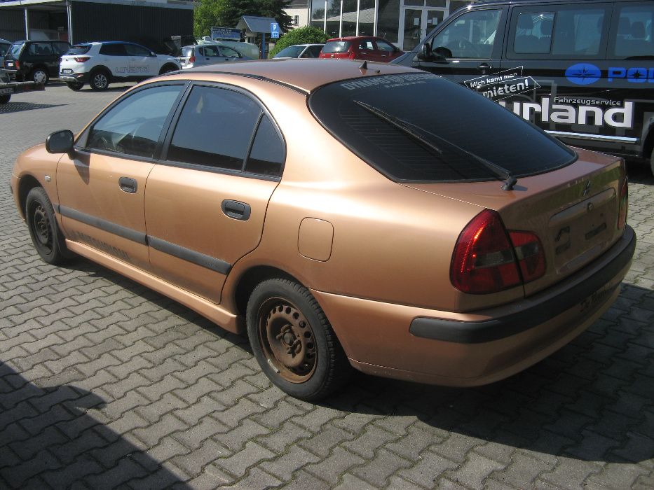 Mitsubishi Carisma 1,6 benzyna 2002r. na czesci