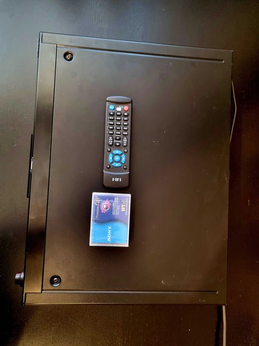 Magnetofon cyfrowy SONY DAT DTC-ZE700 + Pilot