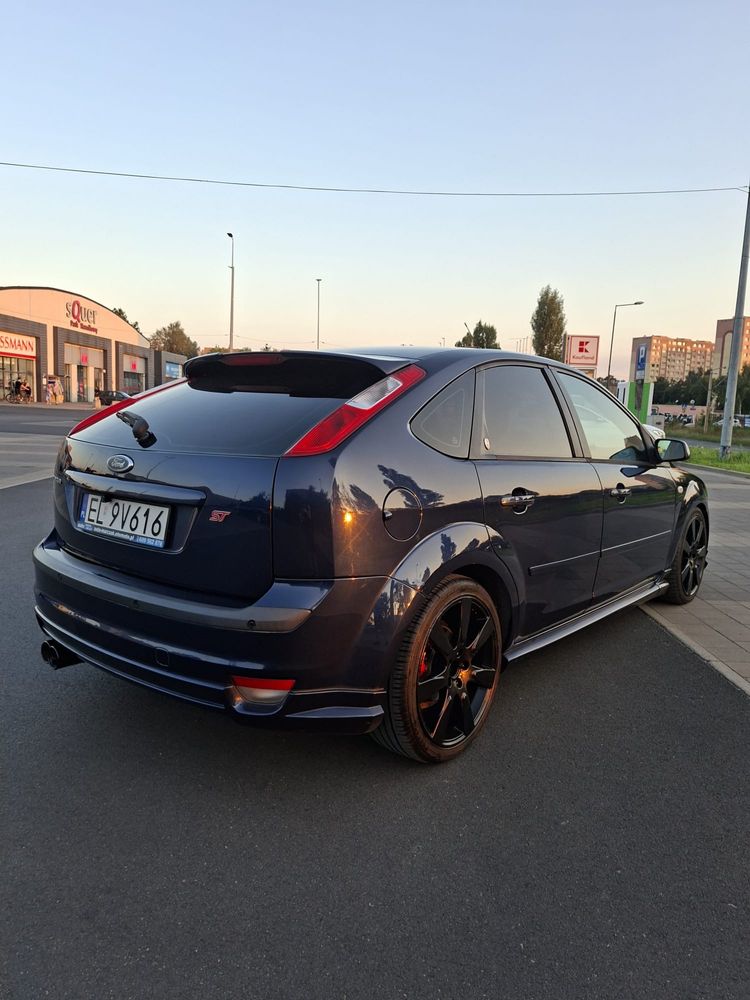 Ford Focus mk2 Ghia 1.6 benzyna 115km/ pakiet Ms Design