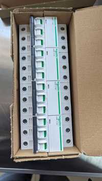 Автоматический выключатель Schneider Electric iC60N 3P 16A C 6кА