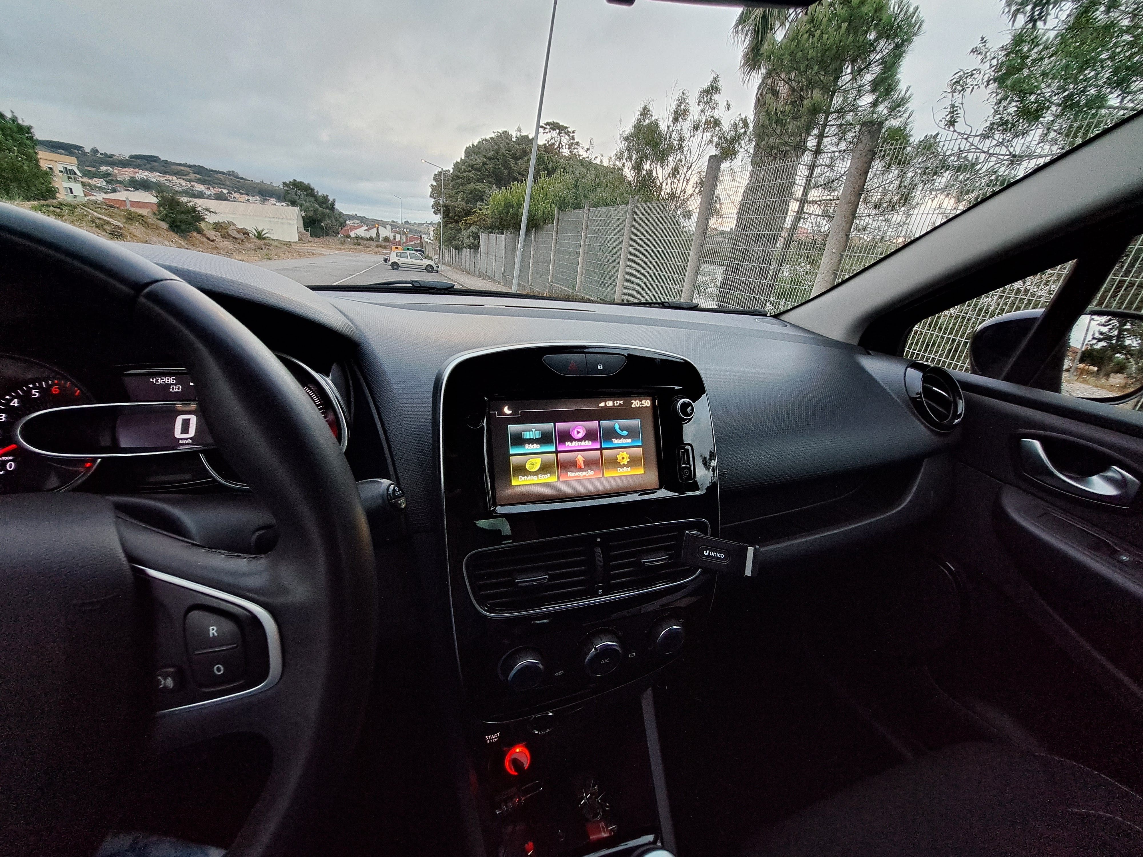 Carro em perfeito estado