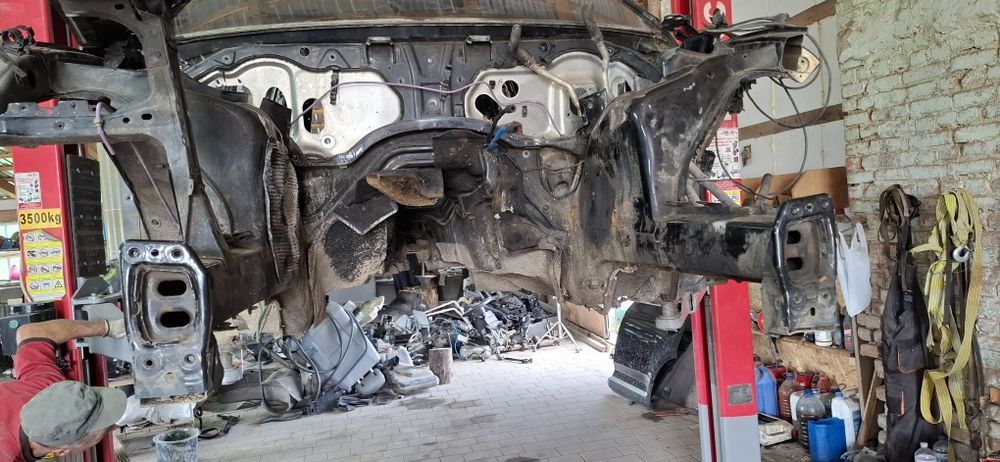 Четверть криша ланджерон vw туарег 2002-10р (бучач)