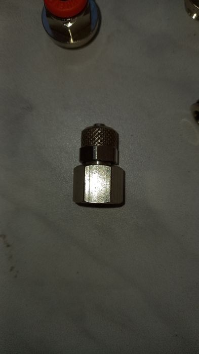 Фітінг пневмоінструмента  туманоутворення