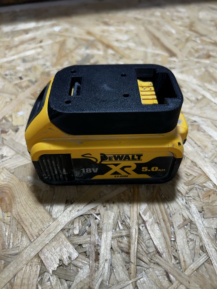 Uchwyt na baterie Dewalt XR 18V