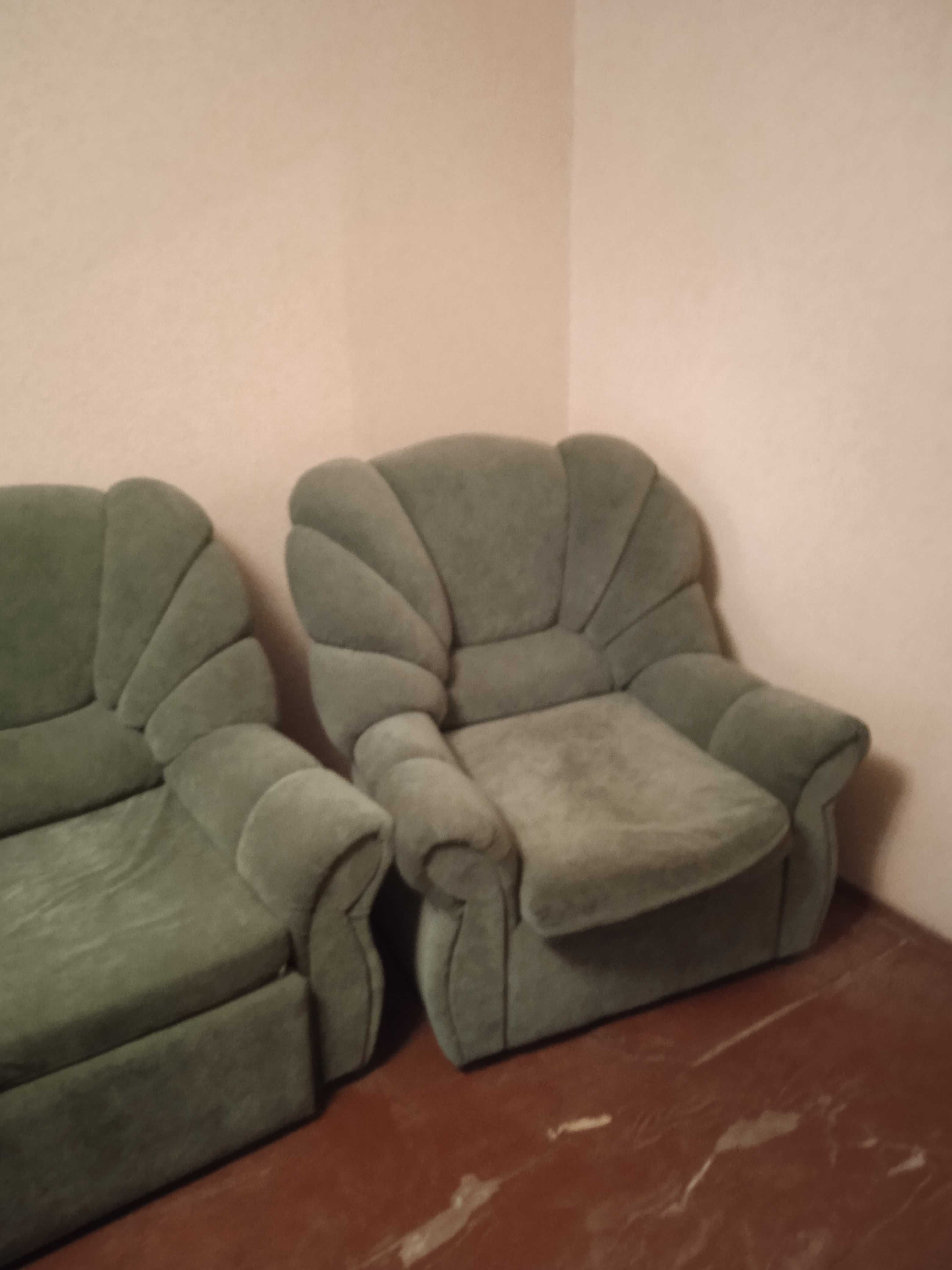 мягкая мебель диван и два кресла