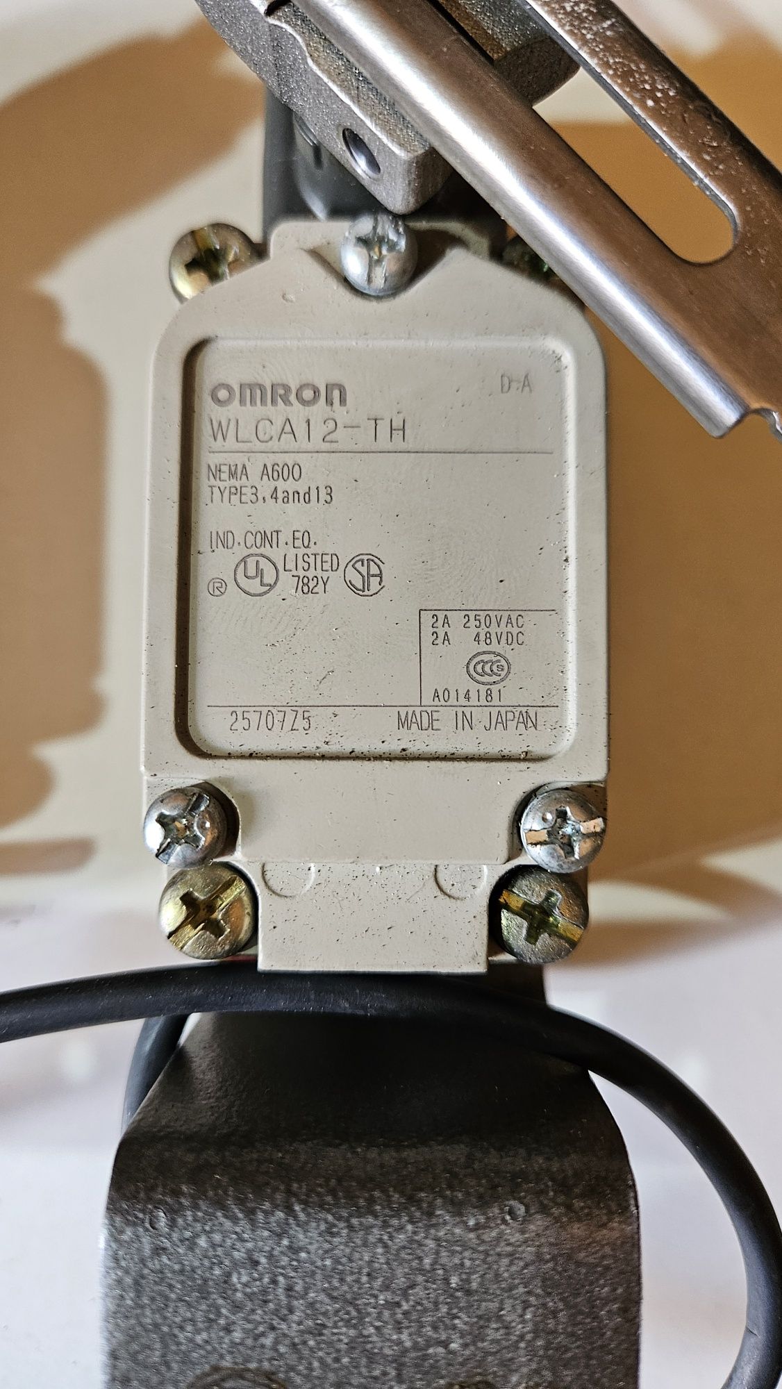 Концевой выключатель OMRON WLCA12-TH