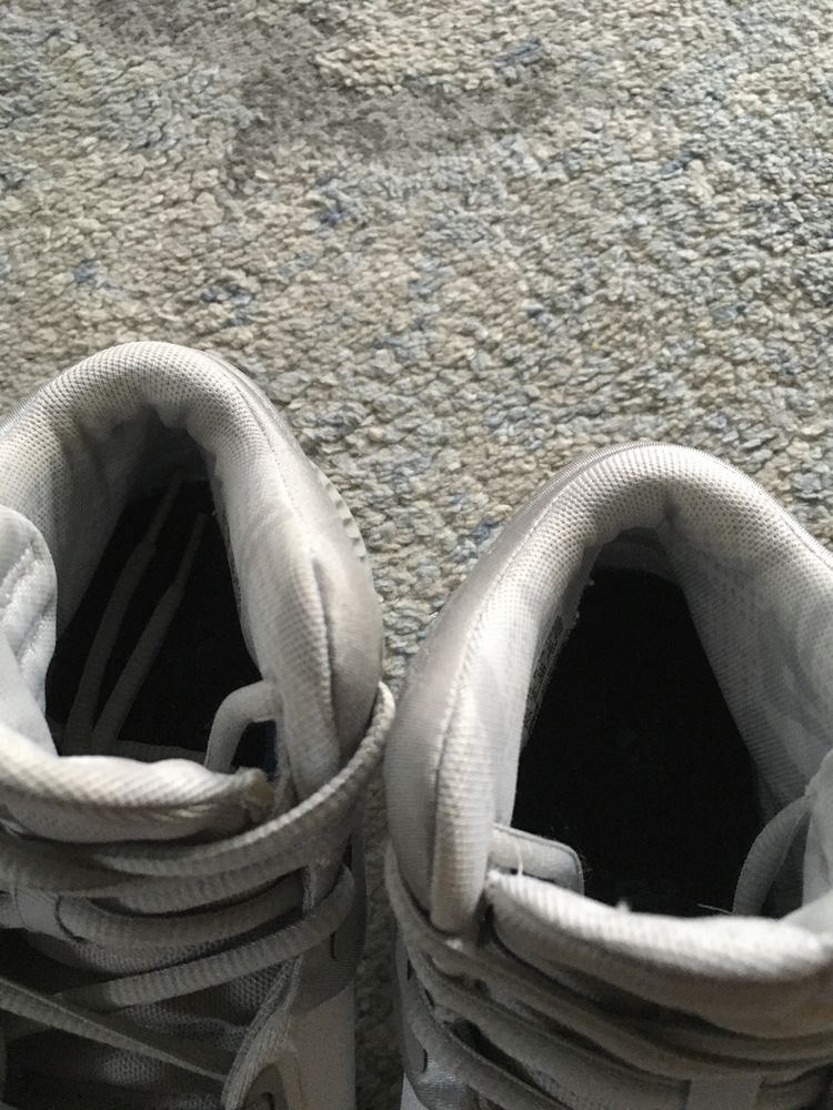 Stylowe wysokie białe buty sportowe koszykarskie y2k swag Adidas