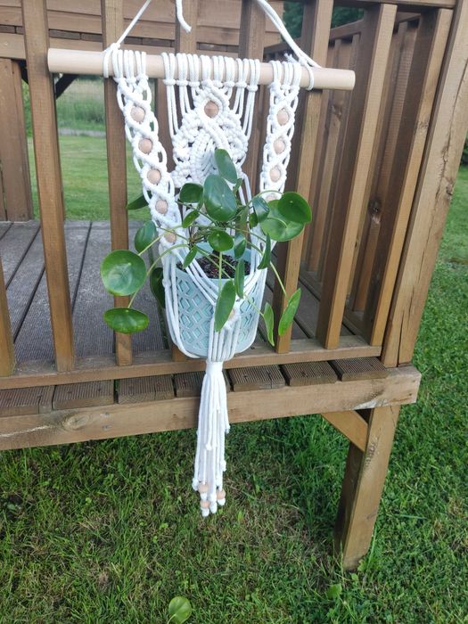 Boho kwietnik w kolorze białym