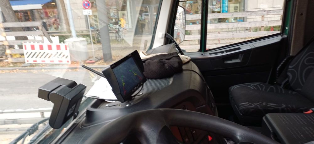 Iveco 6x4 com grua hiab 232 e bascula