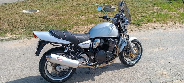 Suzuki GSX 750 Inazuma