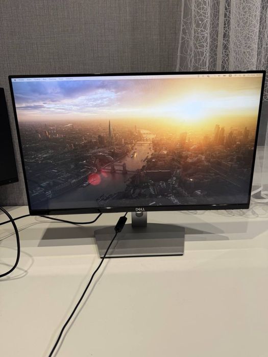 Продам монитор 23