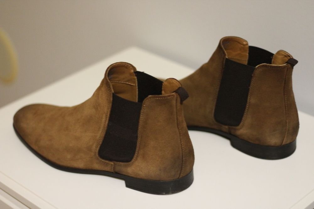 Zara Chelsea Boots como novas tamanho 42/43

Size 42, but fits for 43