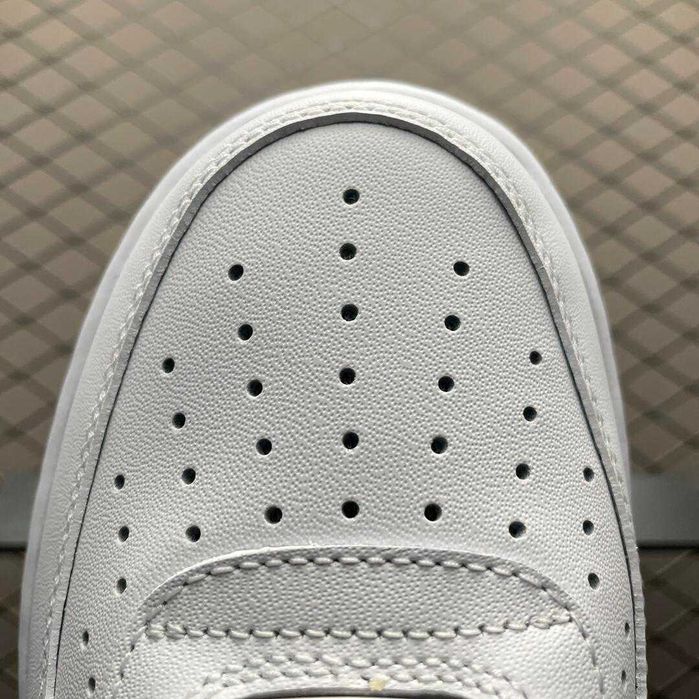 Buty meskie Mokasyny Nike Air Force 1 Low '07 White R.42