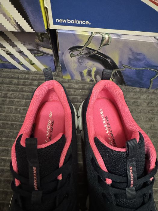 Кросівки тренувальні SKECHERS Graceful Get Connected 43(28см)