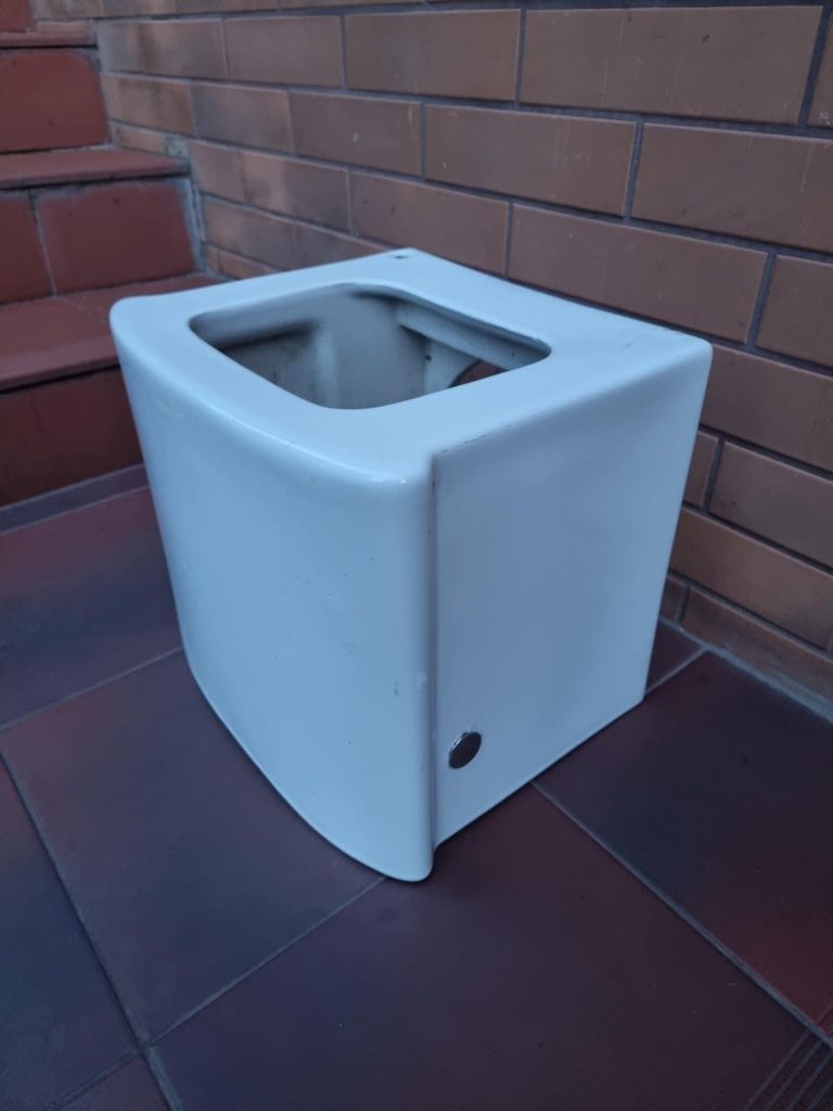 Osłona pod umywalka