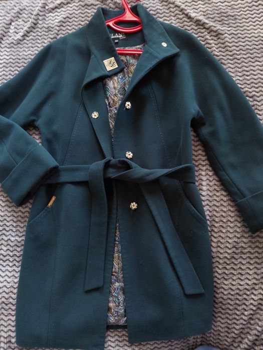 Жіноче осіннє пальто