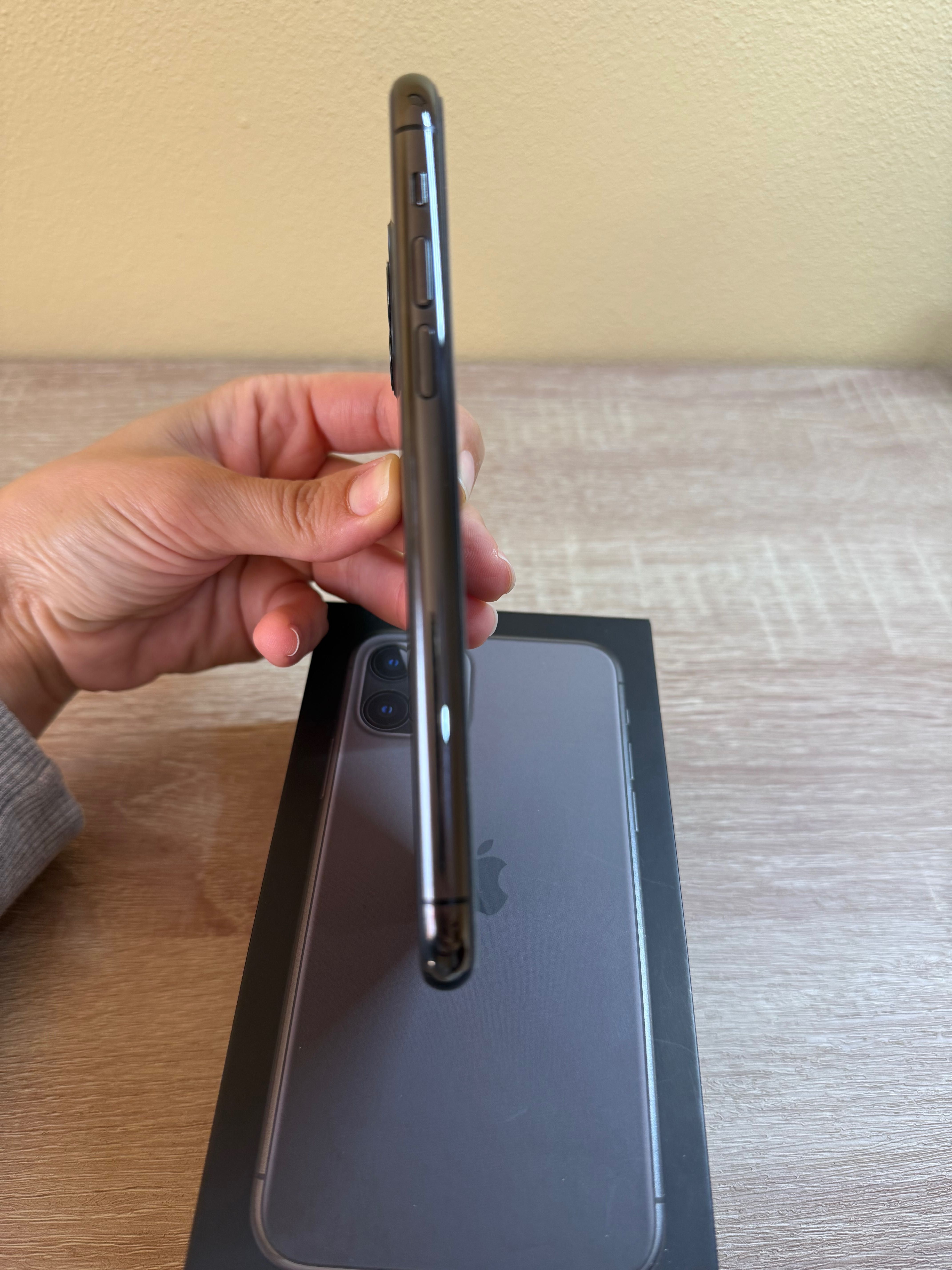 iPhone 11 Pro 64G Preto - Desbloqueado