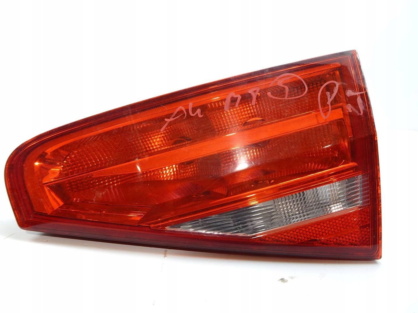 Lampa w klapę PRAWA Audi A4 B8 LIFT SEDAN