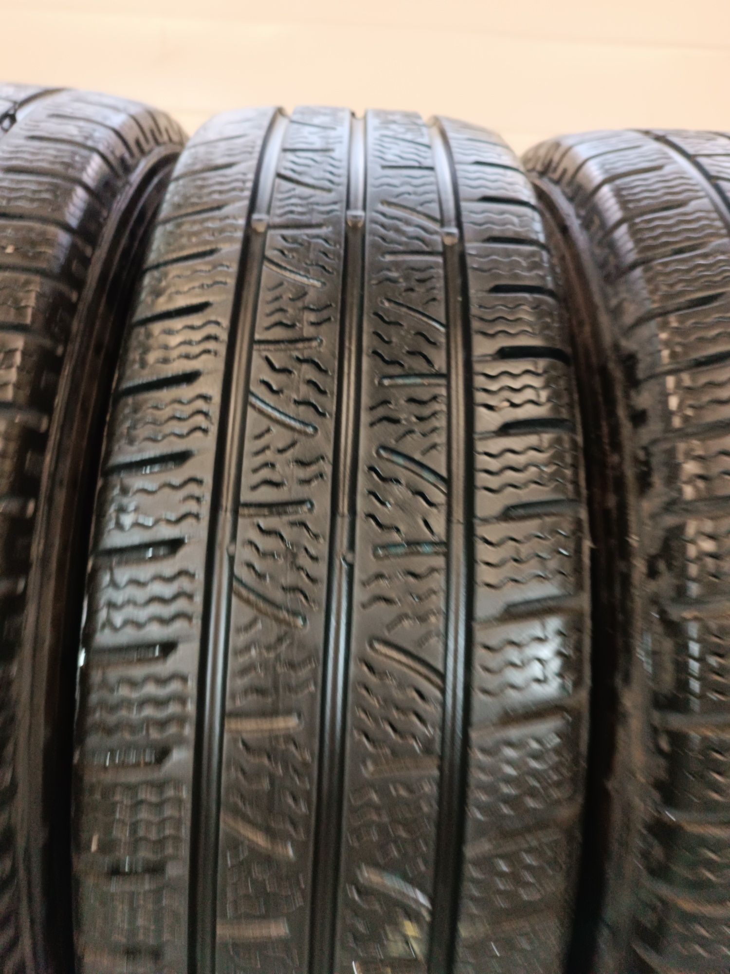 205/75R16C Pirelli Carrier Winter opony zimowe