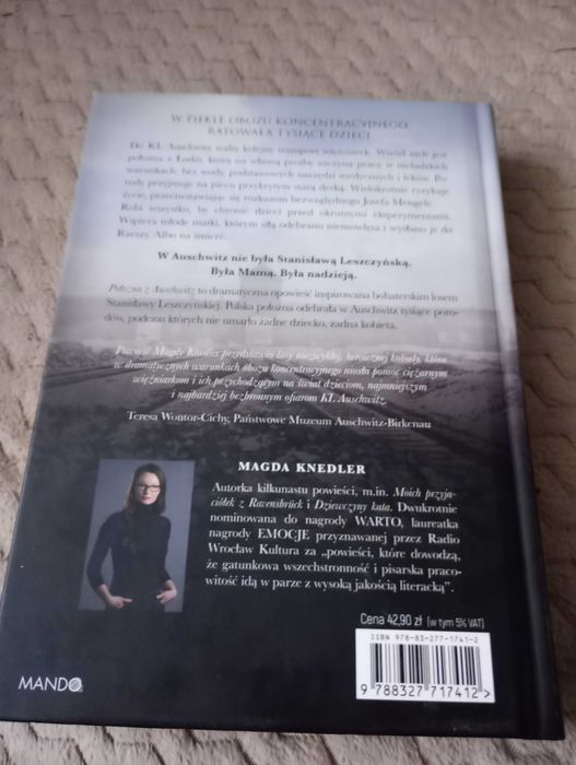 Położna z Auschwitz literatura wojenna Magdalena Knedler