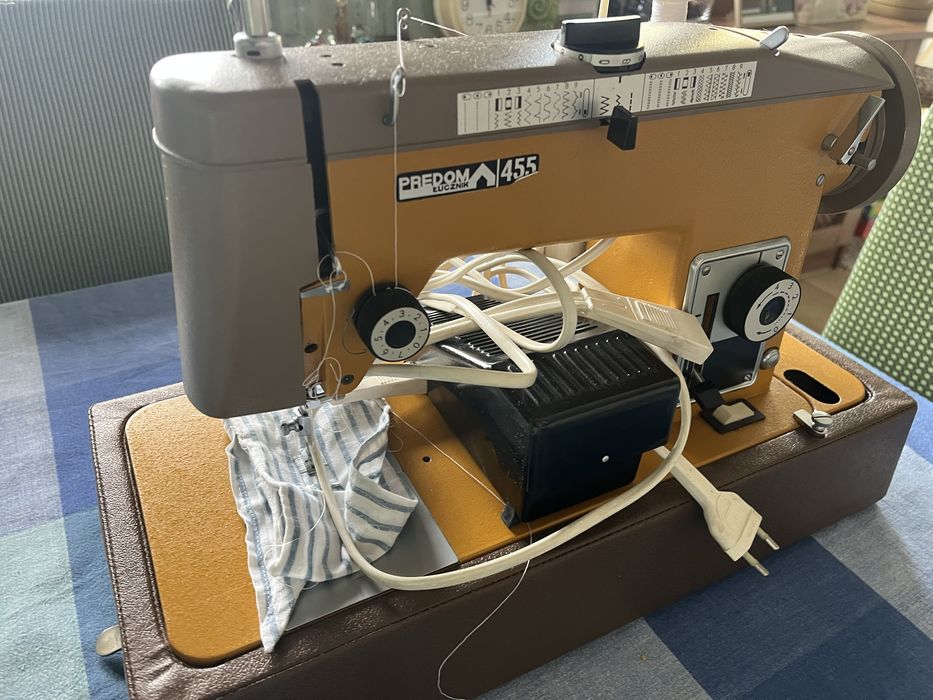 Maszyna Łucznik kl. 455 w walizce SPRAWNA