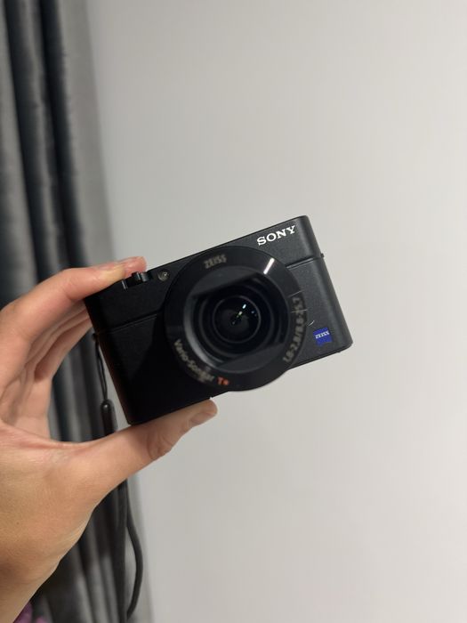 Sony rx 100 mark III фотоапарат (аналог canon g7x ) зі спалахом