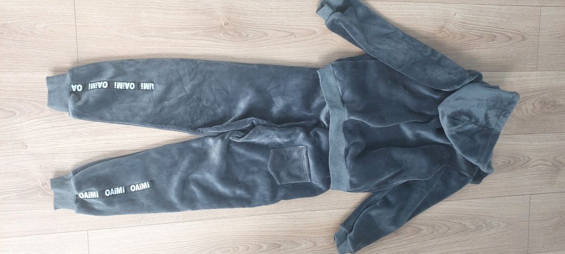 Dres zimowy 130/140 nowy