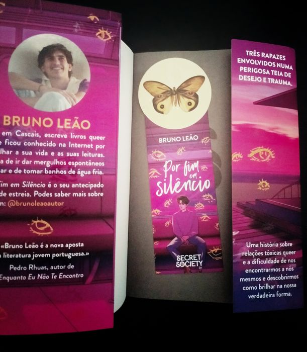Livro "Por Fim em Silêncio"