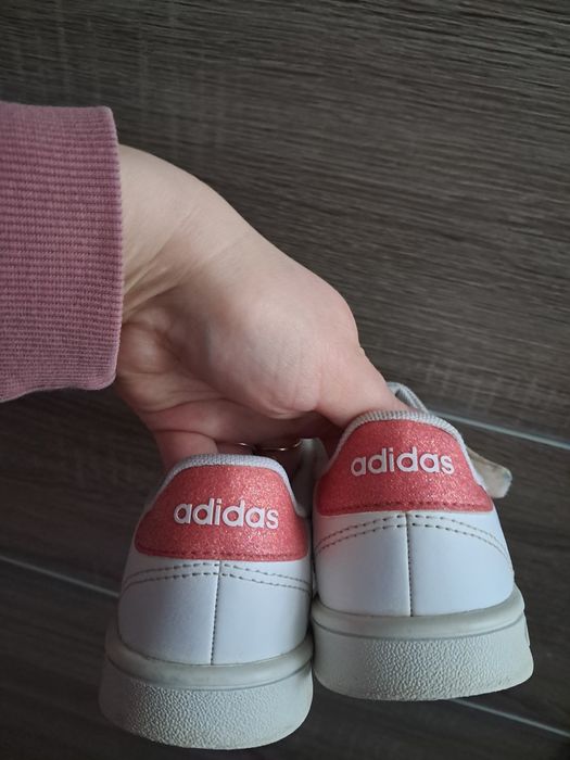 Biało różowe  sneakersy dla dziewczynki Adidas