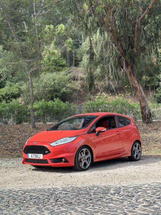 Ford Fiesta ST 1.6 182 cv
