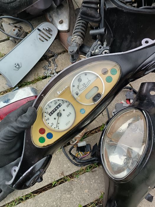 Licznik,obudowa licznika Piaggio Vespa et4 125cm