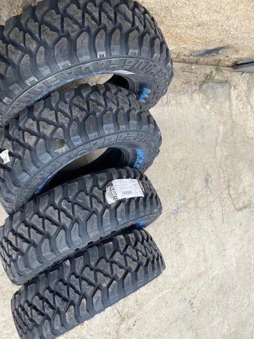 Pneus MICKEY THOMPSON 285/75/R16