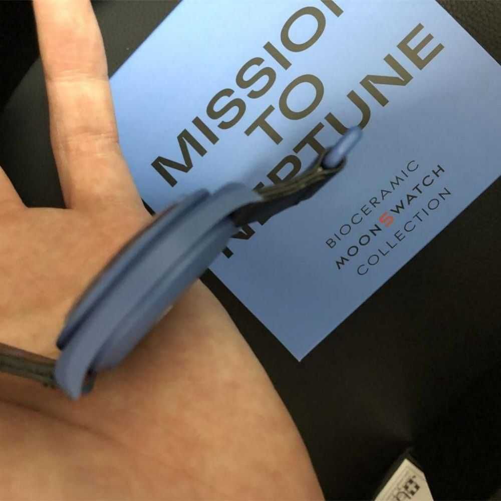 SO33N100: Omega x Swatch Neptune – Ikona designu!