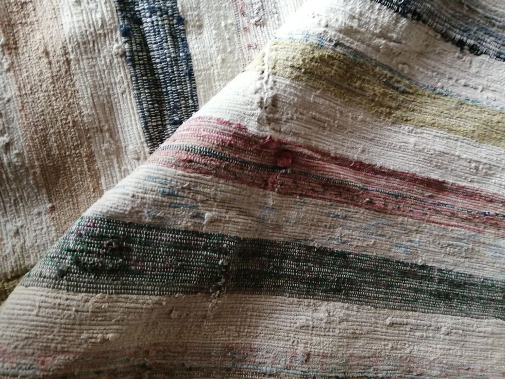 Manta de trapos ou tapeçaria antiga
